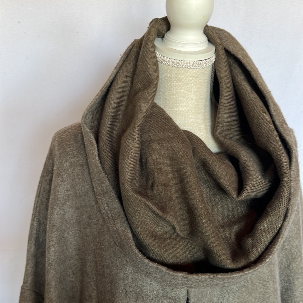 Long warm wrap - Picture 3 of 4